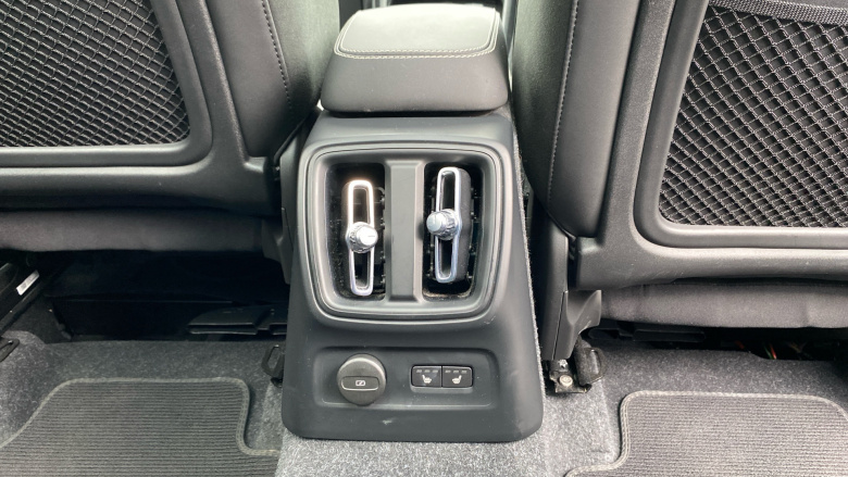 Volvo Xc40 1.5 T5 Recharge PHEV Ultimate Dark 5dr Auto Estate